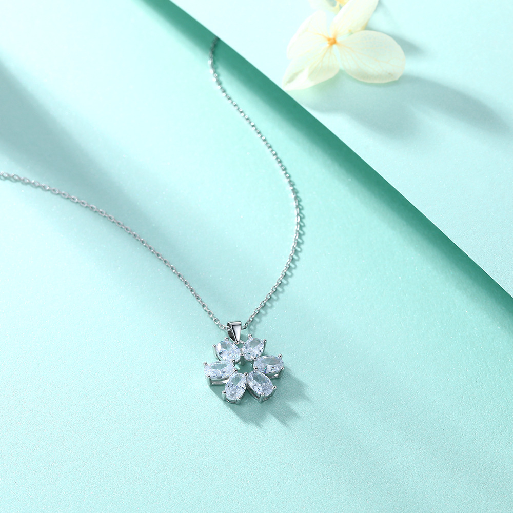 Sunflower Necklace Women's Fashion S925 Silver Necklace Clavicle Chain Simple Versatile Niche Zircon Necklace Wholesale