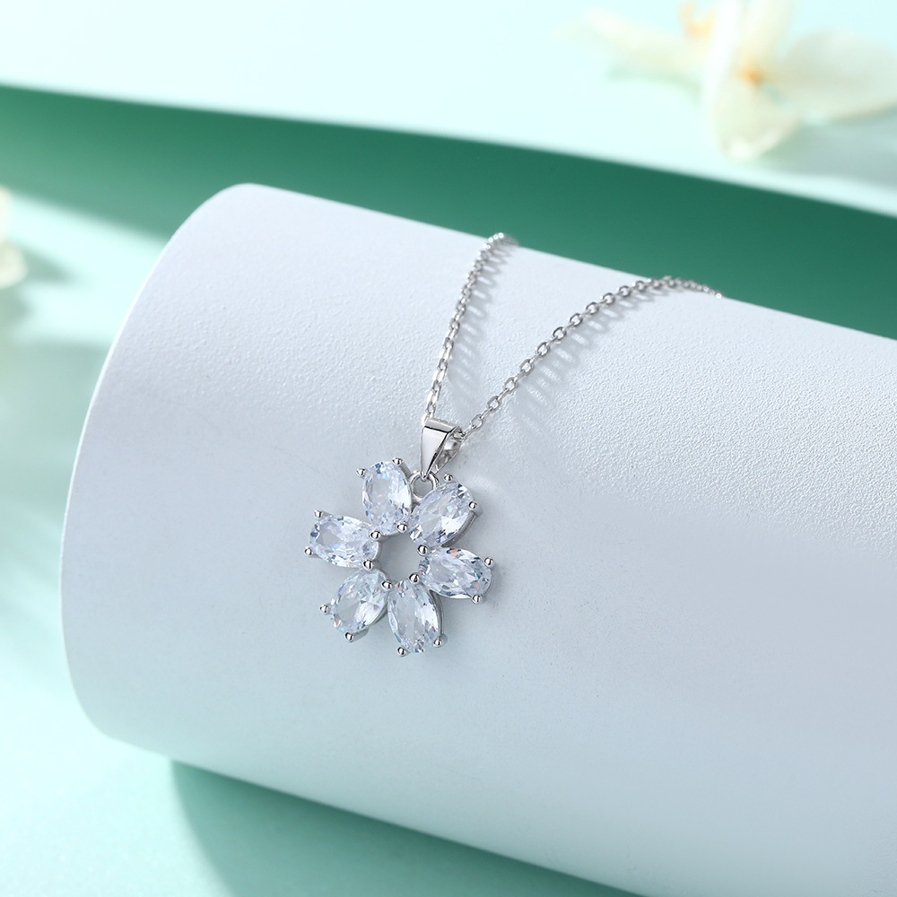 Sunflower Necklace Women's Fashion S925 Silver Necklace Clavicle Chain Simple Versatile Niche Zircon Necklace Wholesale