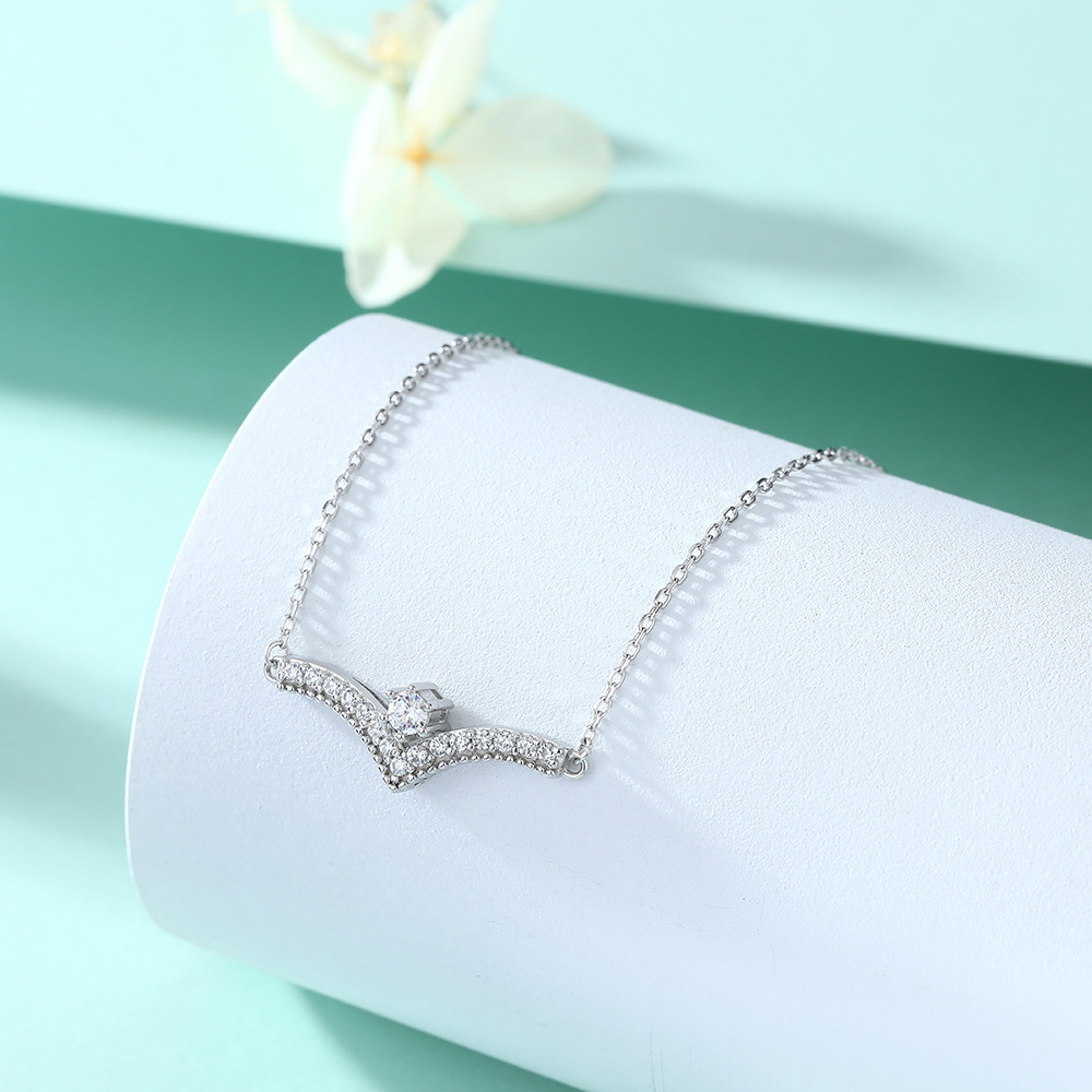 s925 sterling silver necklace fashion European and American new cross-border V-shaped small fresh ins style zircon clavicle chain spot wholesale