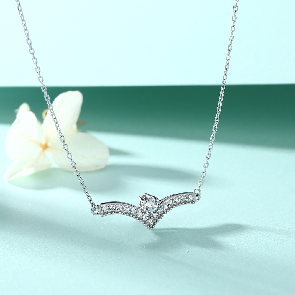s925 sterling silver necklace fashion European and American new cross-border V-shaped small fresh ins style zircon clavicle chain spot wholesale